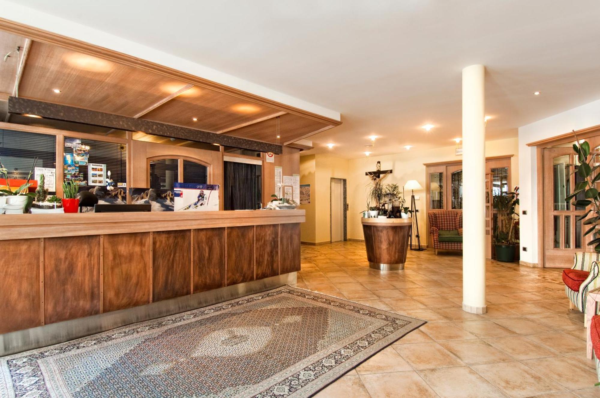 Hotel Kronplatz Valdaora Kültér fotó