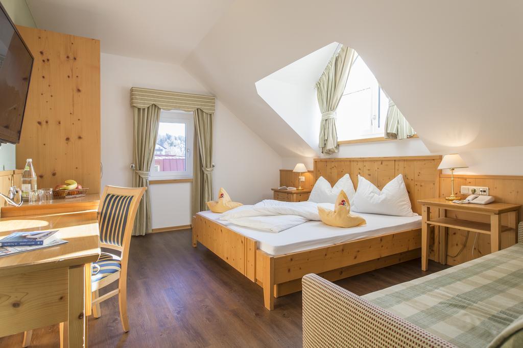 Hotel Kronplatz Valdaora Kültér fotó