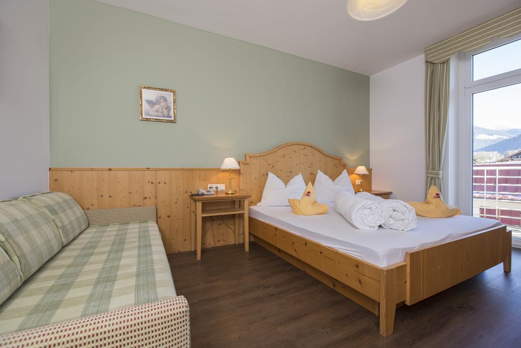 Hotel Kronplatz Valdaora Kültér fotó