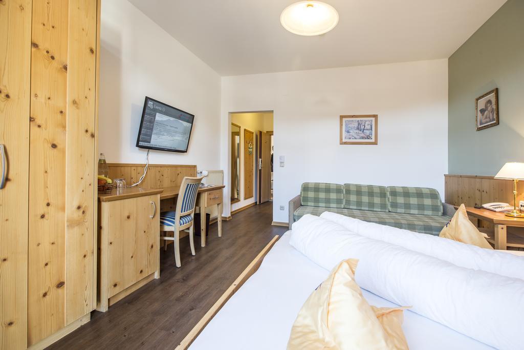 Hotel Kronplatz Valdaora Kültér fotó