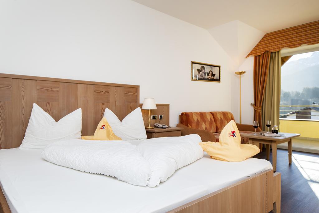 Hotel Kronplatz Valdaora Kültér fotó