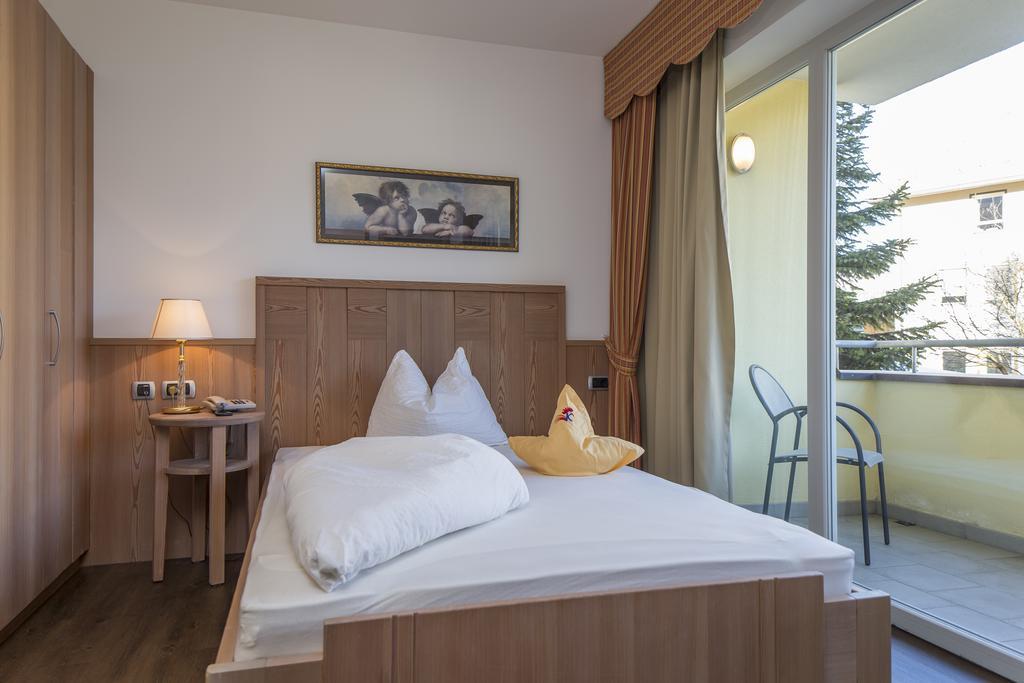 Hotel Kronplatz Valdaora Kültér fotó